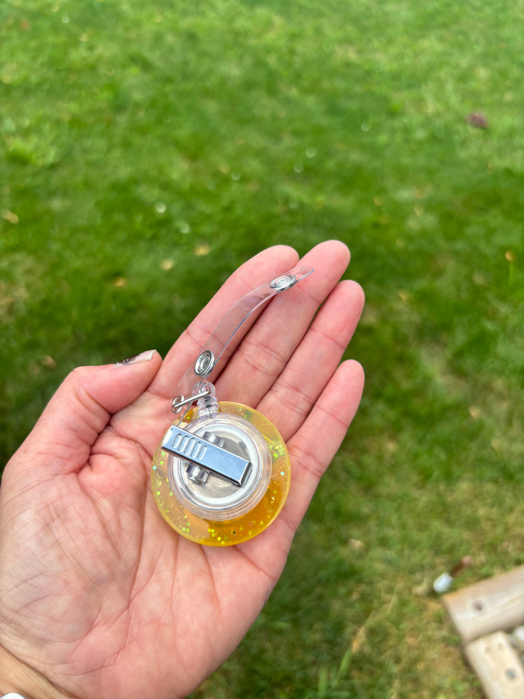 Sunrise Daisy Badge Reel