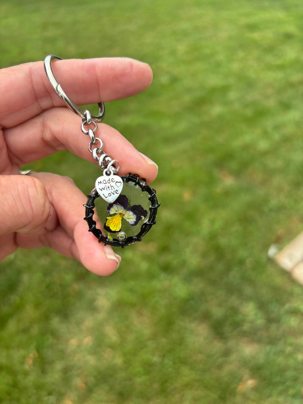Viola Keeper Keychain – Real Pressed Flower