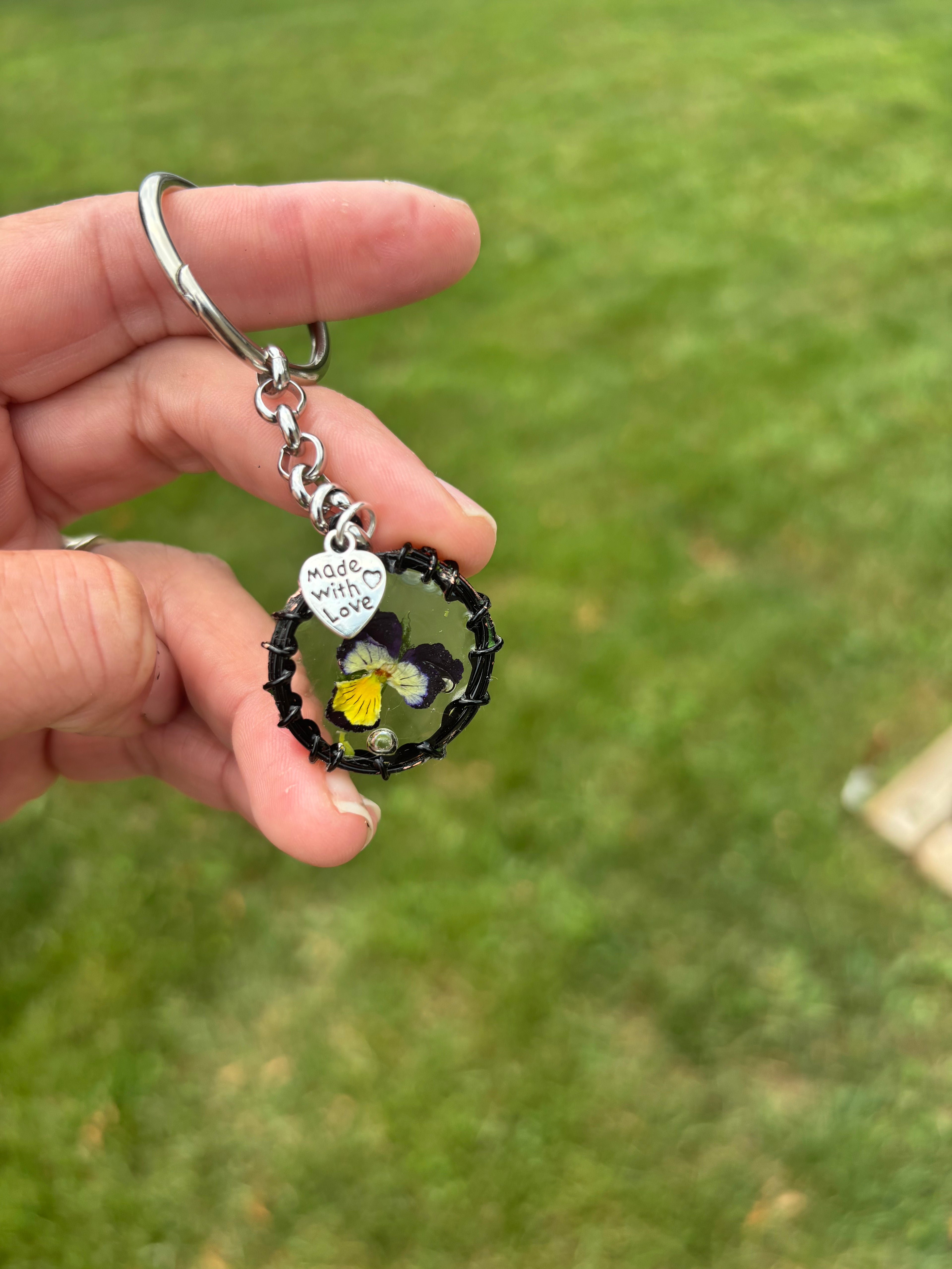 Viola Keeper Keychain – Real Pressed Flower