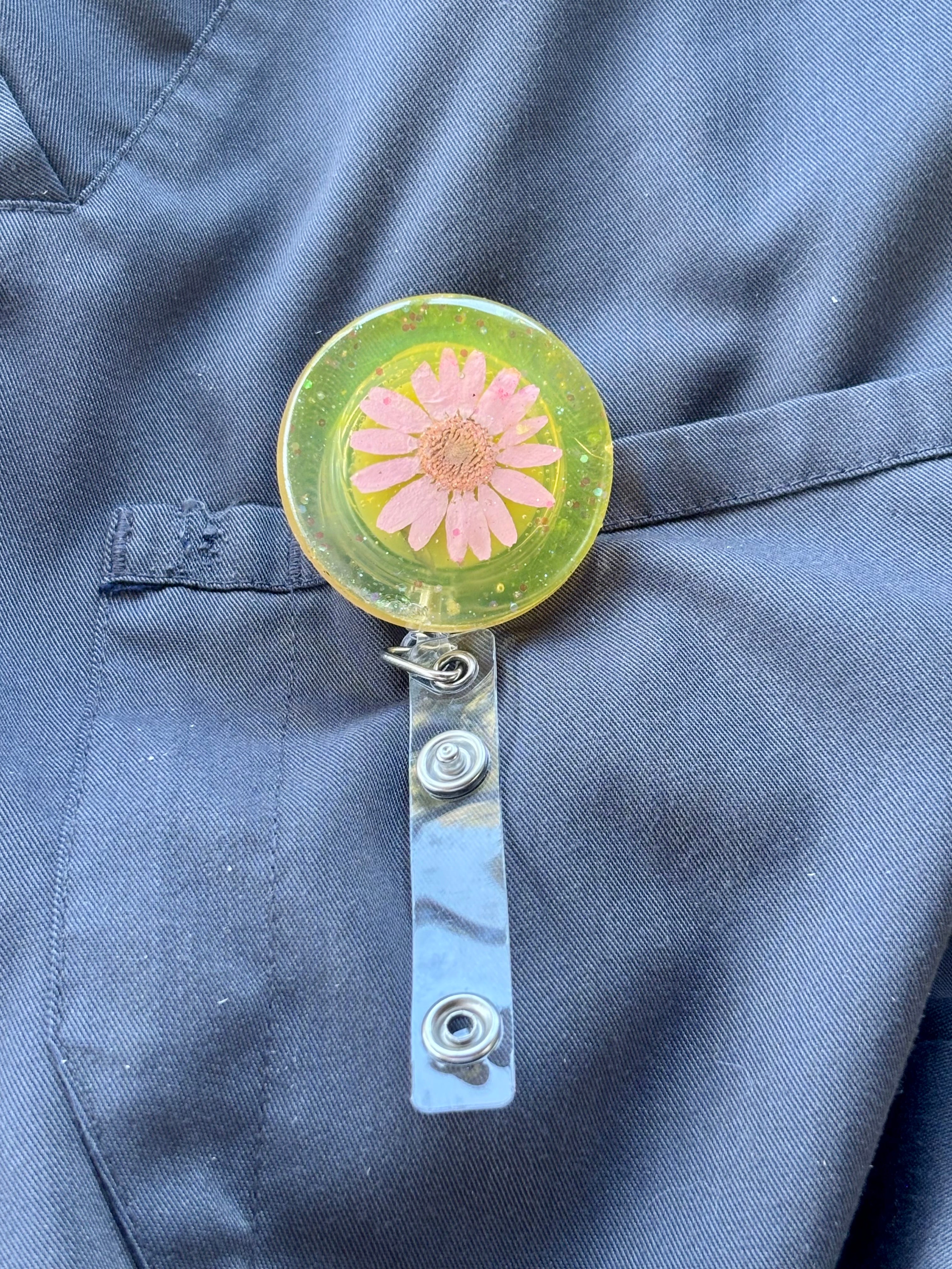 Sunrise Daisy Badge Reel